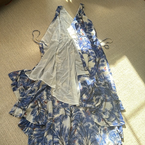 Gorgeous asymmetrical maxi dress - Picture 4 of 5